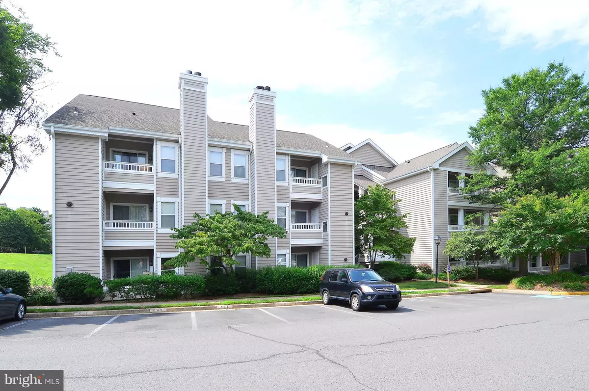 Centreville, VA 20121,14313 CLIMBING ROSE WAY #105