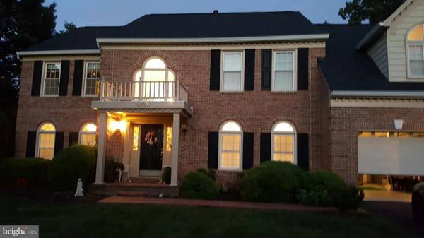 5803 FAIRVIEW WOODS DR, Fairfax Station, VA 22039