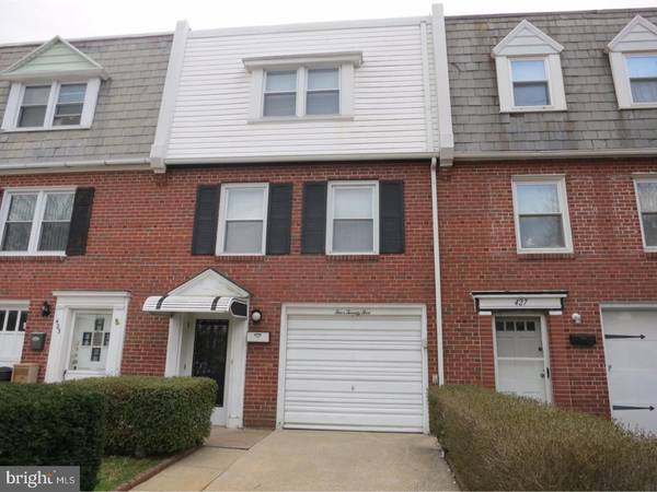 425 ARLINGTON AVE, Upper Darby, PA 19082