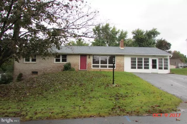 8 ANDES DR, Mechanicsburg, PA 17055