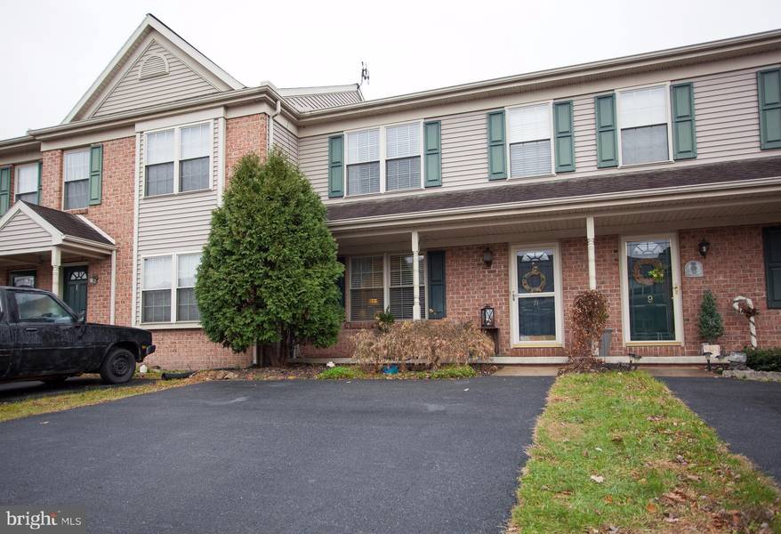 11 WINDEMERE CT, Elizabethtown, PA 17022