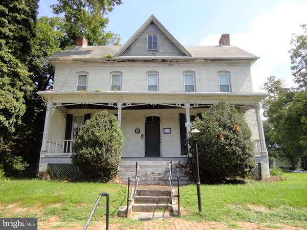 423 GEORGE ST S, Charles Town, WV 25414