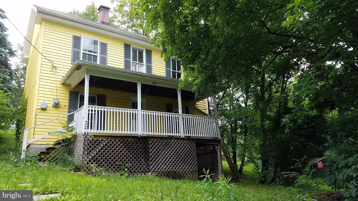 Berkeley Springs, WV 25411,32 DUANE ST