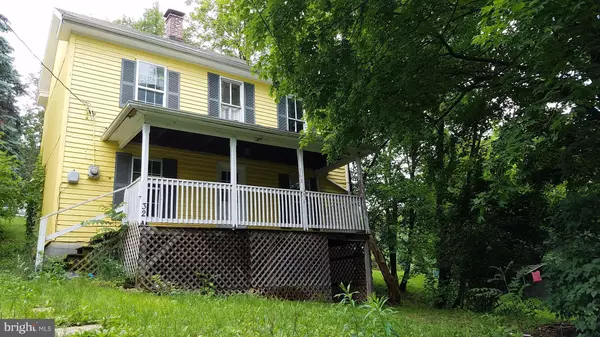 32 DUANE ST, Berkeley Springs, WV 25411