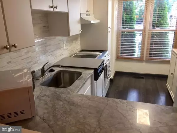 Reston, VA 20191,11295 SILENTWOOD LN