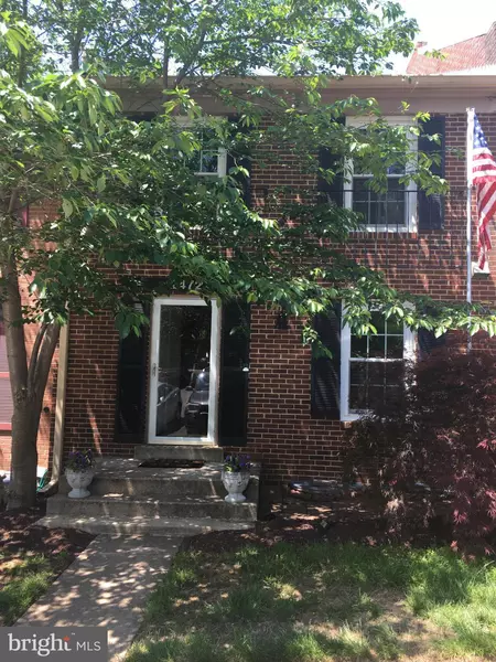 2472 WINDBREAK DR, Alexandria, VA 22306