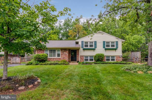 14614 LILVA DR, Centreville, VA 20120