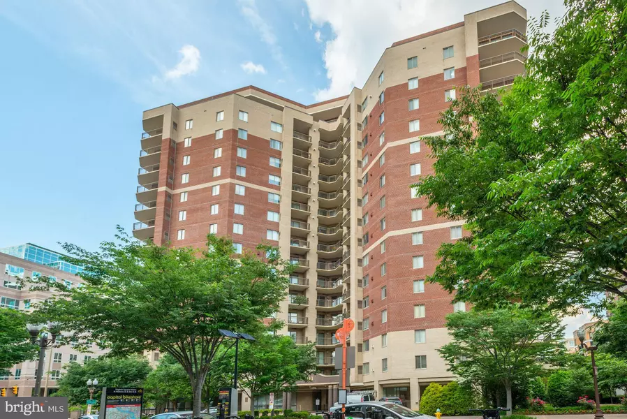 901 MONROE ST N #1008, Arlington, VA 22201