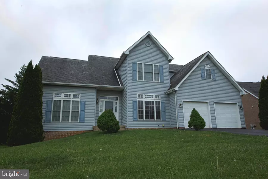 366 TURNBERRY DR, Charles Town, WV 25414