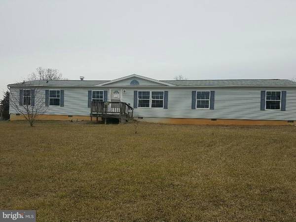 8227 LEETOWN RD, Kearneysville, WV 25430