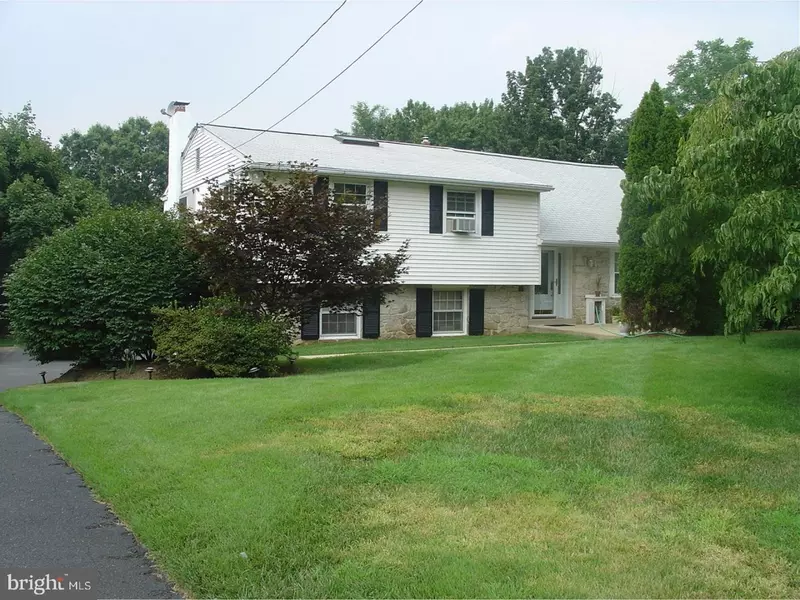 83 N MARMIC DR, Holland, PA 18966