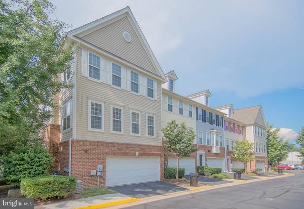 8058 NICOSH CIRCLE LN #46, Falls Church, VA 22042