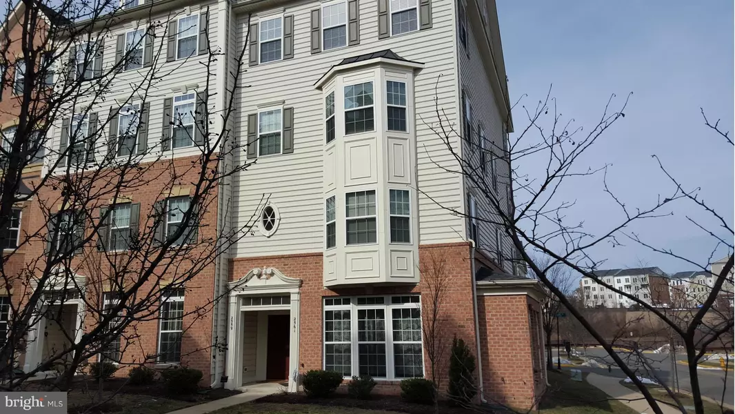 2561 EASTBOURNE DR #266, Woodbridge, VA 22191