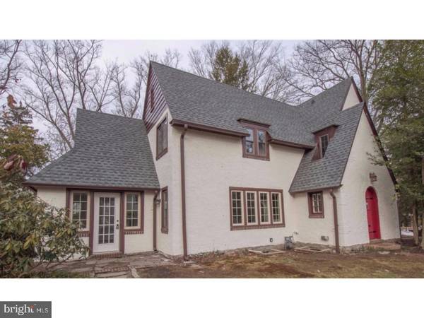 6 CREST LN, Swarthmore, PA 19081