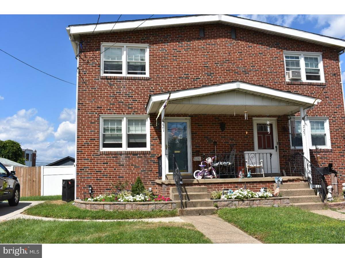 Essington, PA 19029,221 POWHATTAN AVE