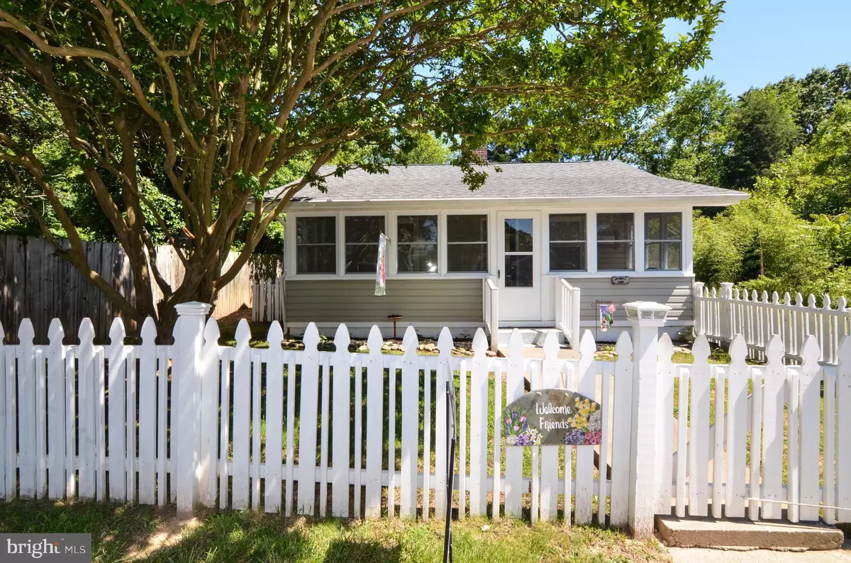 Colonial Beach, VA 22443,132 3RD ST