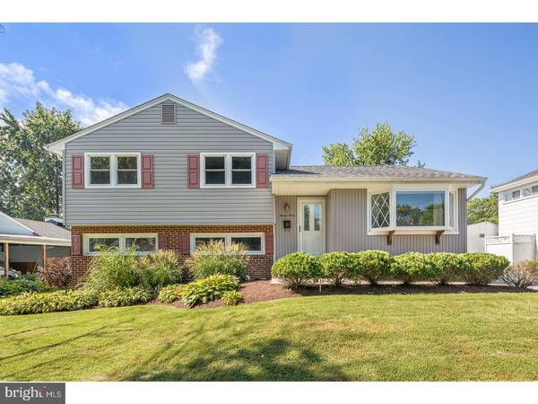 23 N AVON DR, Claymont, DE 19703