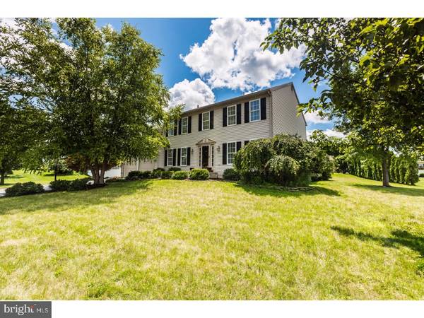 240 LOYALSOCK DR, Douglassville, PA 19518