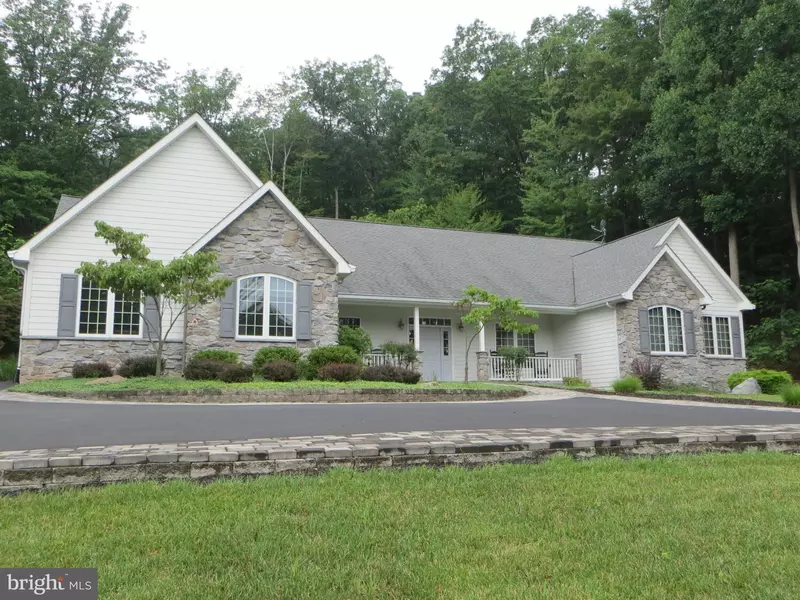 1811 WINTERCAMP TRAIL, Hedgesville, WV 25427