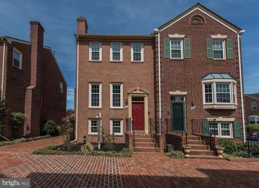 2707 FRANKLIN CT, Alexandria, VA 22302