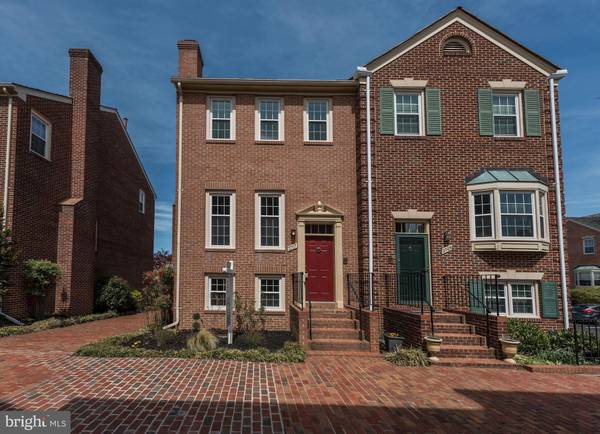 2707 FRANKLIN CT, Alexandria, VA 22302