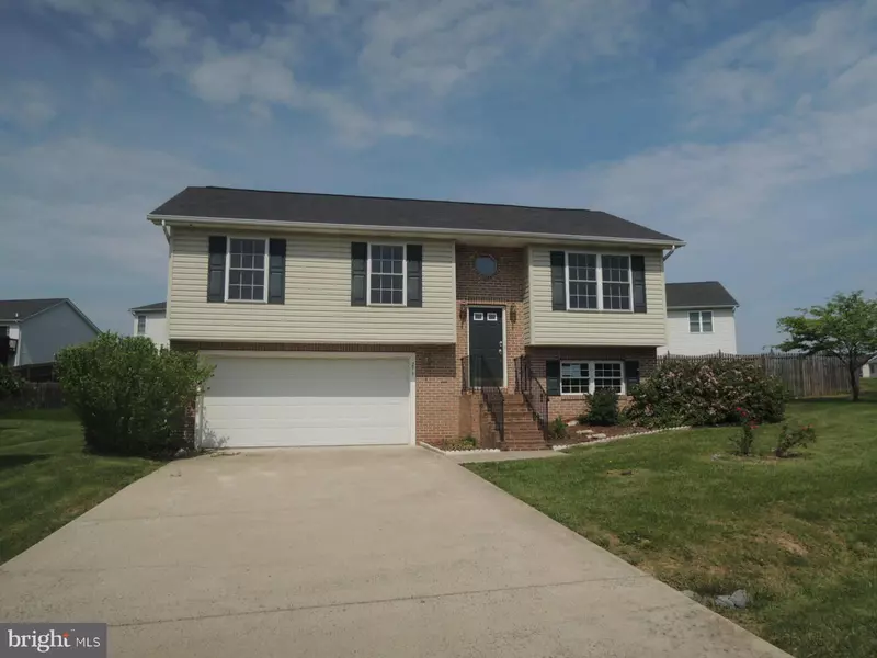 279 FORD CIR, Inwood, WV 25428