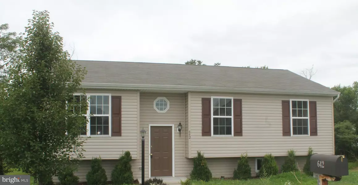 642 FORD CIR, Inwood, WV 25428