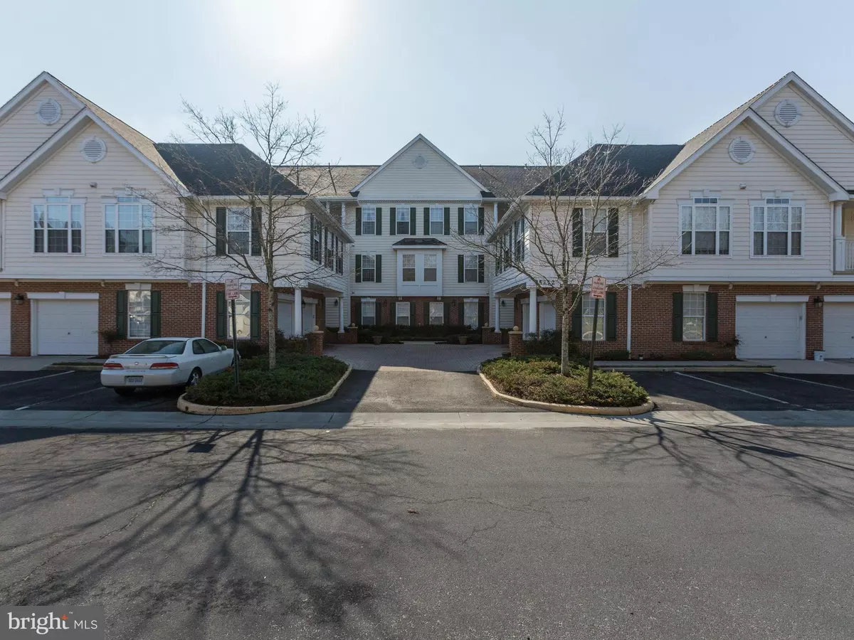 Chantilly, VA 20152,25272 RIFFLEFORD SQ #302