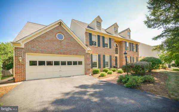 43509 GOLDEN MEADOW CIR, Ashburn, VA 20147