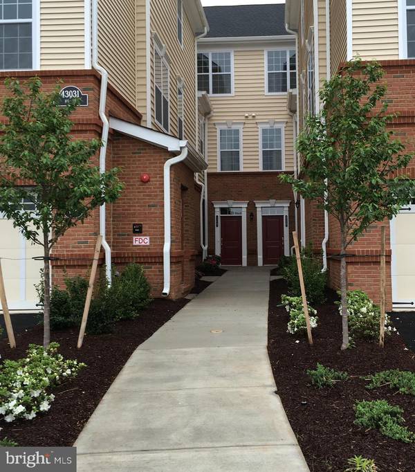 23315 MILLTOWN KNOLL SQ #116, Ashburn, VA 20148