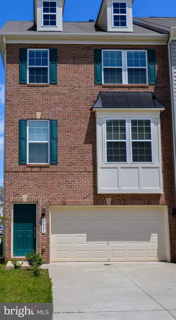 42206 FIELD POST SQ, Chantilly, VA 20152