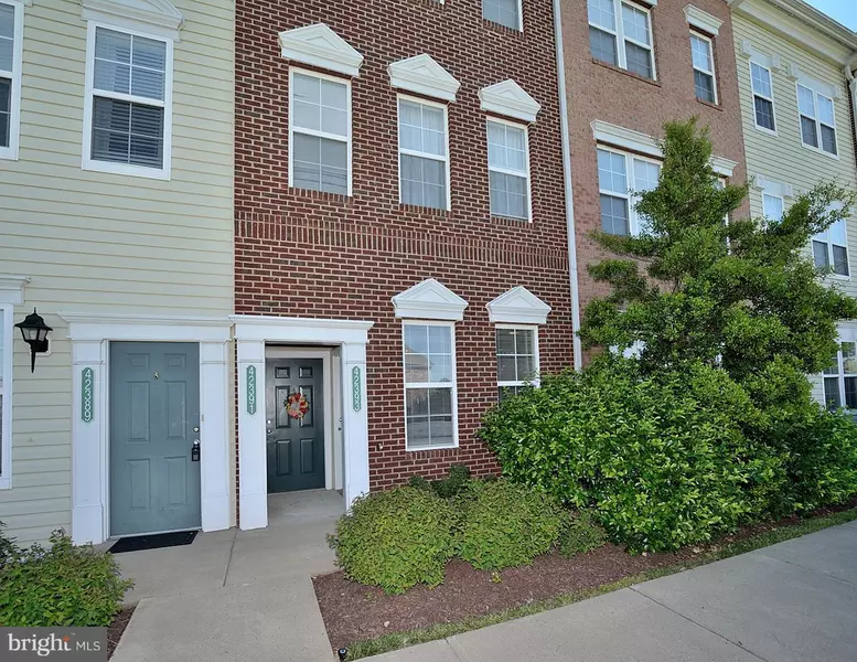 42393 GOLDENSEAL SQ #42393, Ashburn, VA 20148