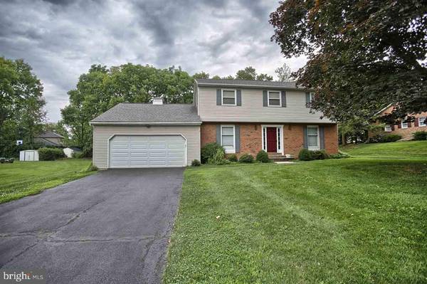 1011 SADLER DR, Carlisle, PA 17013