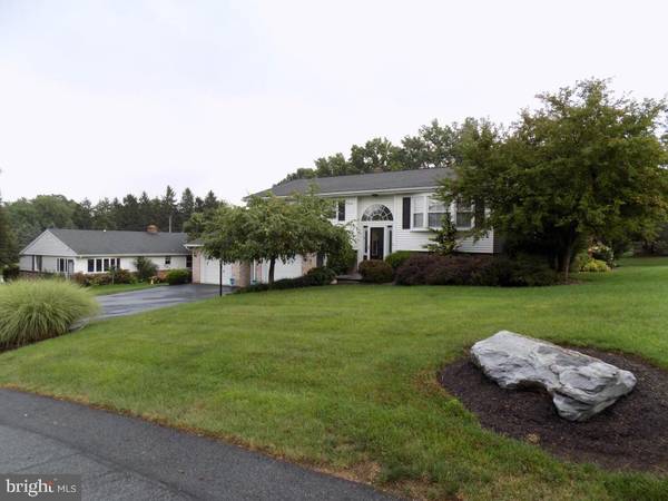 382 MYER TER, Leola, PA 17540