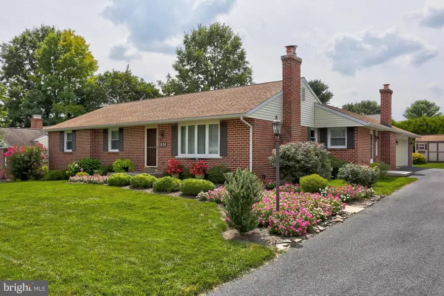 1532 DUFF LAND DR, Landisville, PA 17538