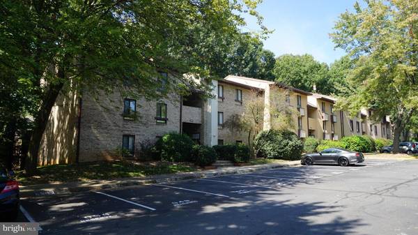 2214 CASTLE ROCK SQ #2B, Reston, VA 20191