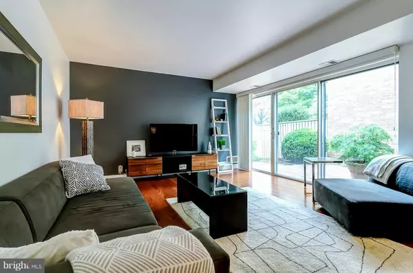 Reston, VA 20190,11394 LINKS DR