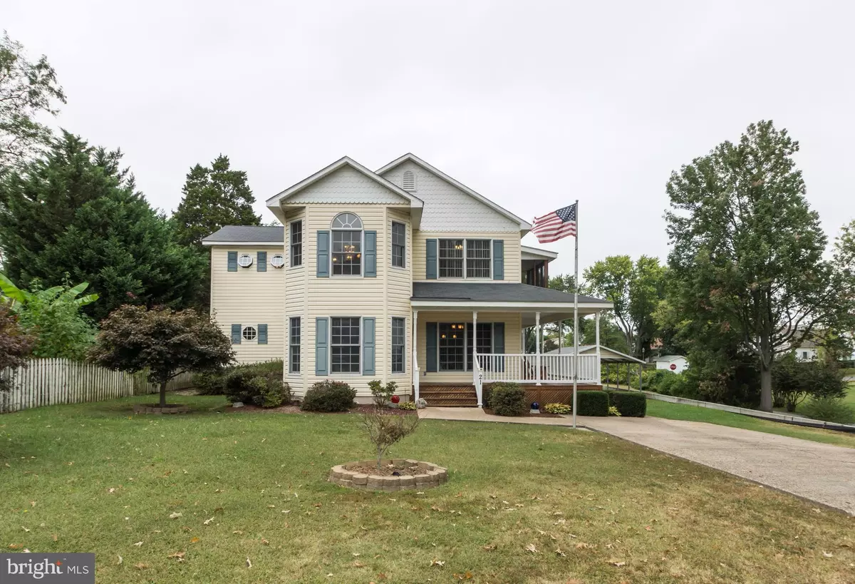 Colonial Beach, VA 22443,21 3RD ST