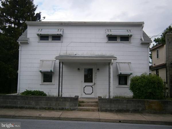 251 WAYNE AVE, Waynesboro, PA 17268