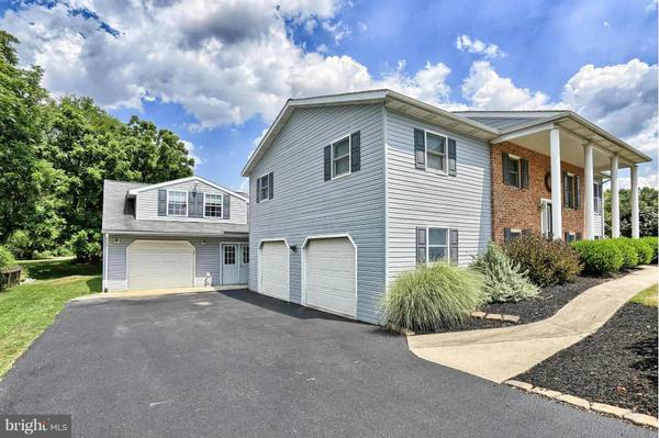 103 BAKER AND RUSSELL DR, Shippensburg, PA 17257