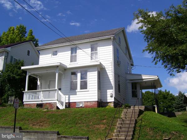 Waynesboro, PA 17268,323 SECOND ST W