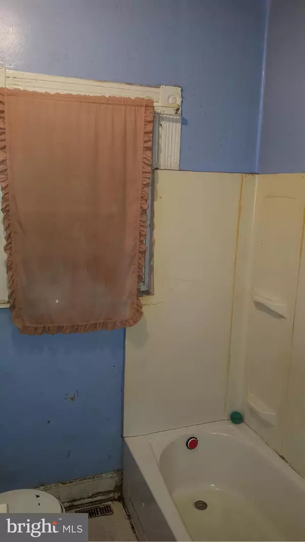 Baltimore, MD 21218,2408 BARCLAY ST