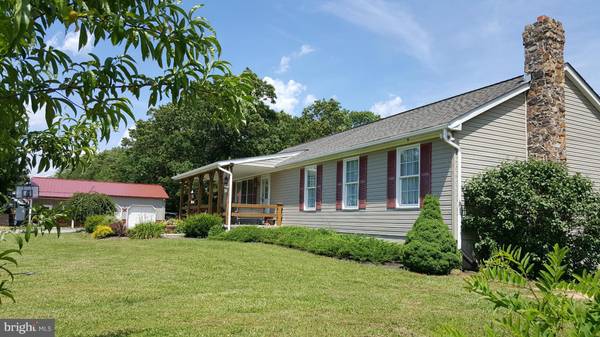 271 DIDAWICK LANE, Berkeley Springs, WV 25411