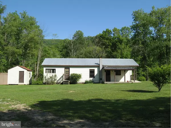 Great Cacapon, WV 25422,414 HUNTERS CAMP RD