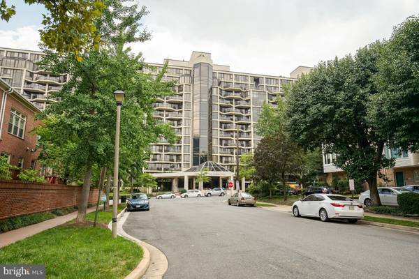 1530 KEY BLVD #323, Arlington, VA 22209