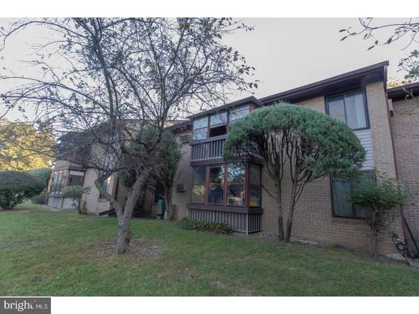 14 PINE CLUSTER CIR #G, Manalapan, NJ 07726