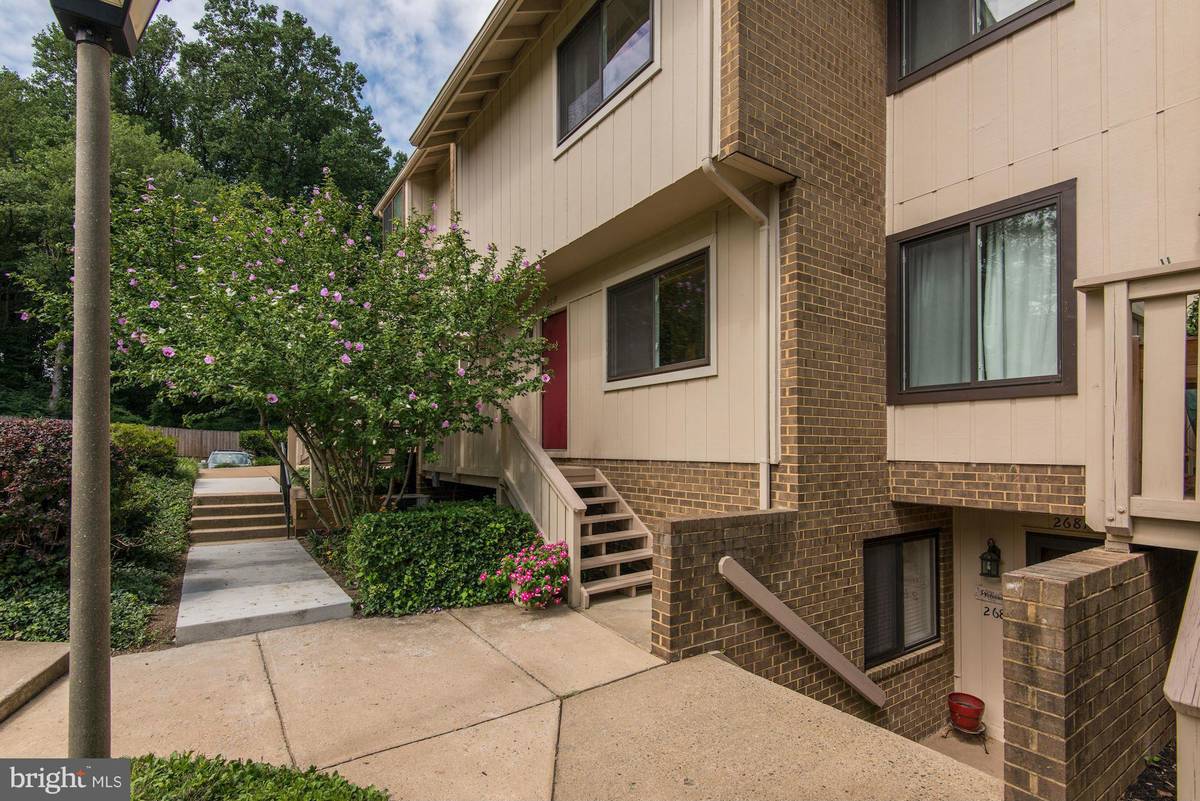 Vienna, VA 22181,2679 GLENGYLE DR #40