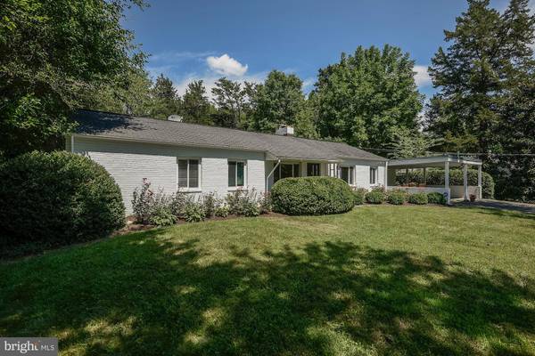 6418 OVERHILL RD, Falls Church, VA 22042