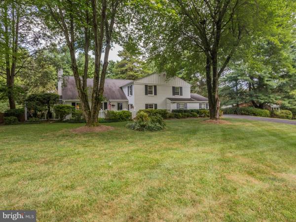 1378 WOODSIDE DR, Mclean, VA 22102