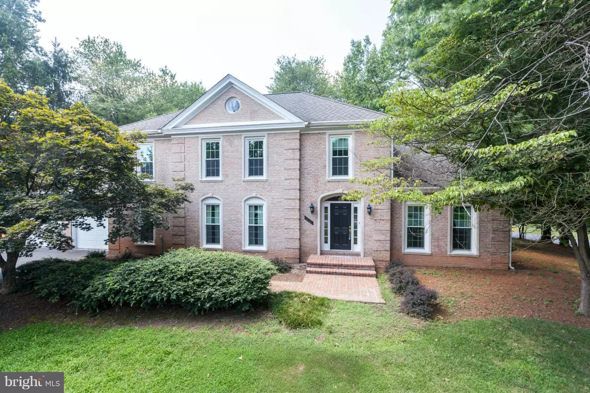 Mclean, VA 22102,8432 HOLLY LEAF DR